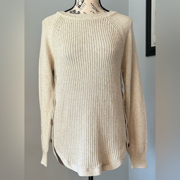 Warehouse One women’s size M side button curved hem knit pullover - Picture 5 of 9